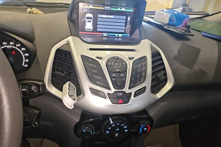 Used Ford EcoSport 2013 1.5L Manual Fashion Model Audio And AC Panel