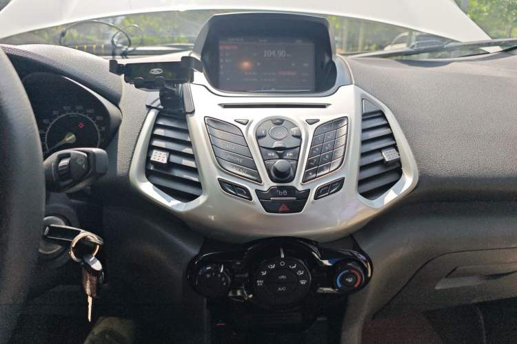 Used Ford EcoSport 2013 1.5L Automatic Fashion Model Audio And AC Panel