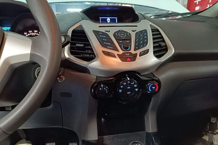 Used Ford EcoSport 2013 1.5L Manual Fashion Model Audio And AC Panel