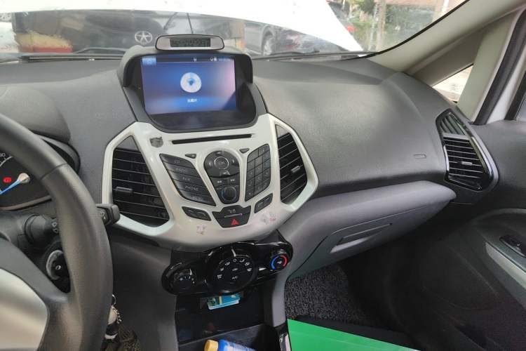 Used Ford EcoSport 2013 1.5L Manual Fashion Model Audio And AC Panel