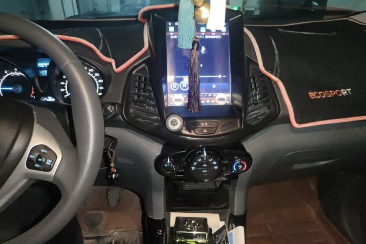 Used Ford EcoSport 2013 1.5L Manual Fashion Model Audio And AC Panel