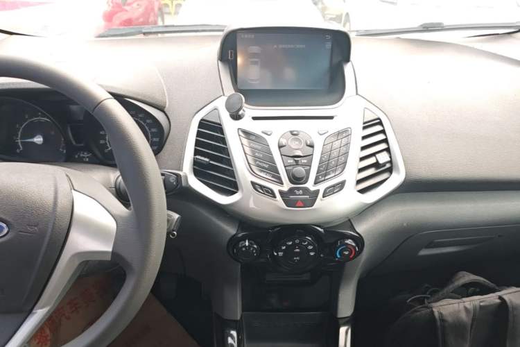 Used Ford EcoSport 2013 1.5L Manual Fashion Model Audio And AC Panel
