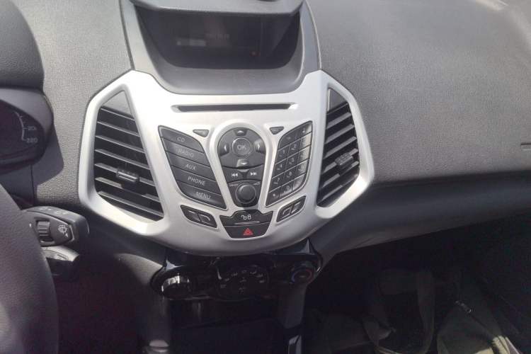 Used Ford EcoSport 2013 1.5L Manual Fashion Model Audio And AC Panel