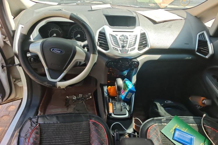 Used Ford EcoSport 2013 1.5L Automatic Fashion Model Center Console