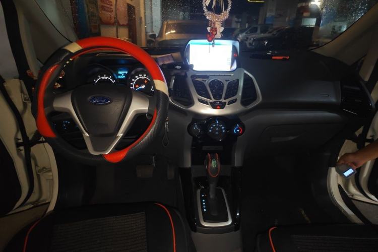 Used Ford EcoSport 2013 1.5L Automatic Fashion Model Center Console