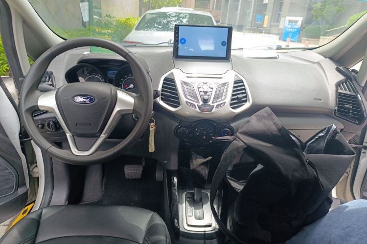 Used Ford EcoSport 2013 1.5L Automatic Fashion Model Center Console