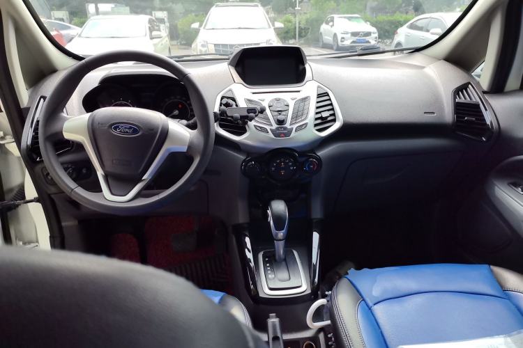 Used Ford EcoSport 2013 1.5L Automatic Fashion Model Center Console