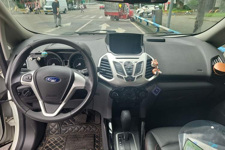 Used Ford EcoSport 2013 1.5L Automatic Prestige Model Center Console