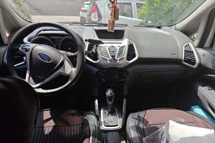 Used Ford EcoSport 2013 1.5L Automatic Prestige Model Center Console