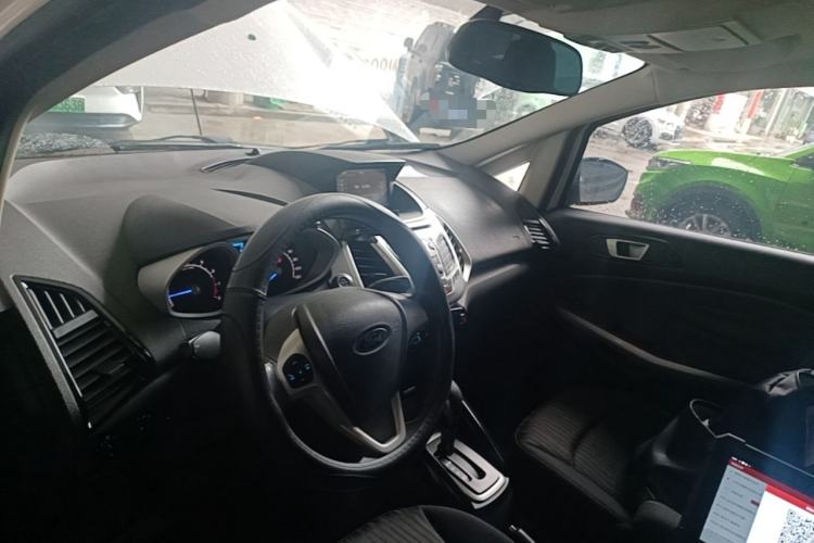Used Ford EcoSport 2013 1.5L Automatic Prestige Model Center Console