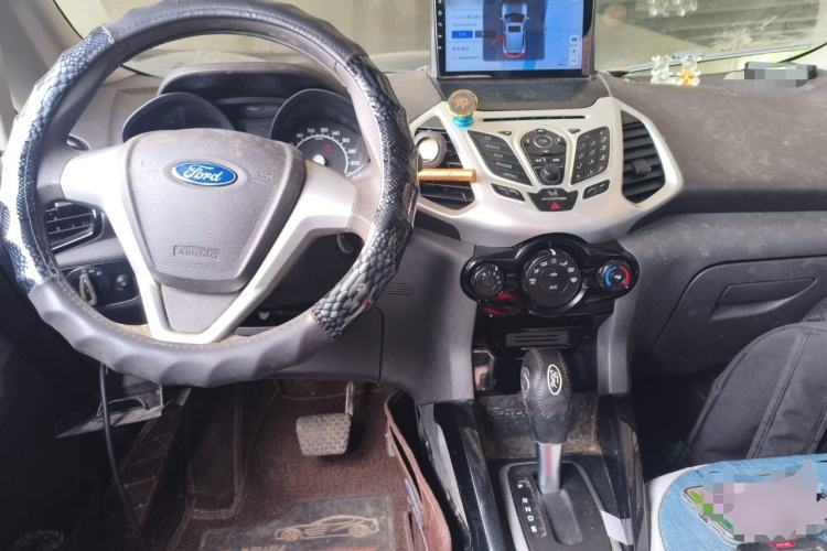 Used Ford EcoSport 2013 1.5L Automatic Fashion Model Center Console