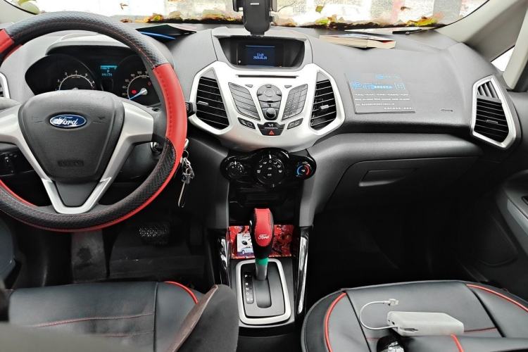 Used Ford EcoSport 2013 1.5L Automatic Fashion Model Center Console