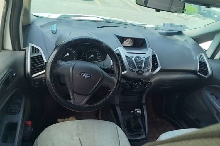 Used Ford EcoSport 2013 1.5L Manual Comfort Model Center Console