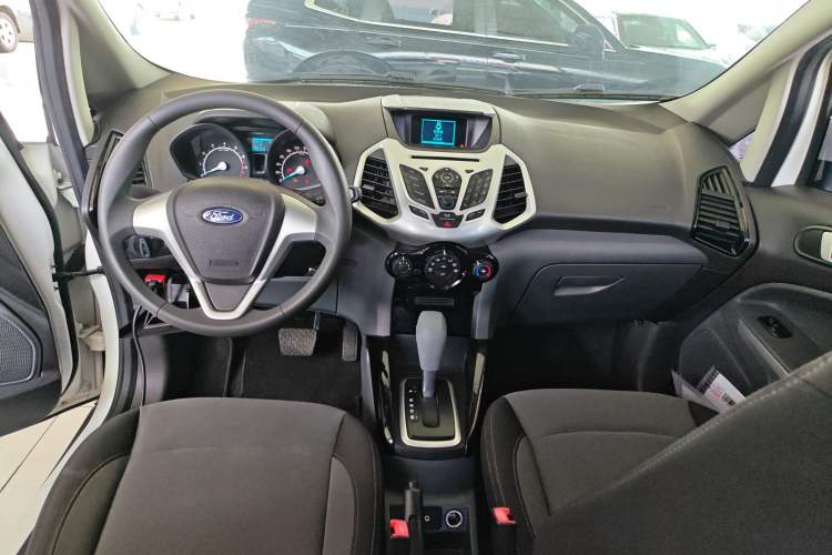 Used Ford EcoSport 2013 1.5L Automatic Fashion Model Center Console