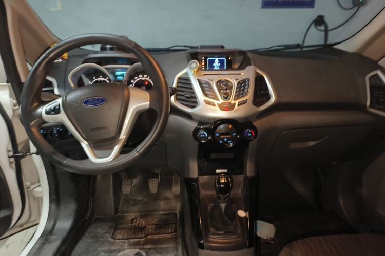 Used Ford EcoSport 2013 1.5L Manual Luxury Model Center Console
