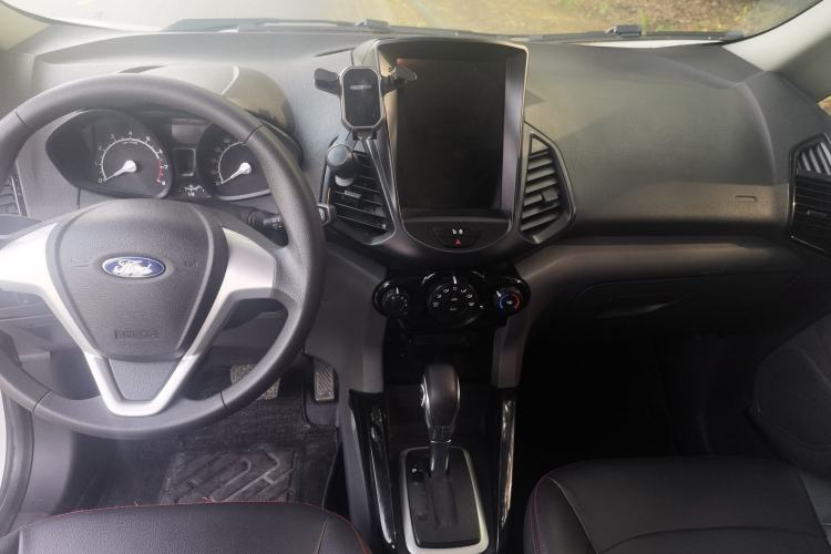 Used Ford EcoSport 2013 1.5L Automatic Fashion Model Center Console