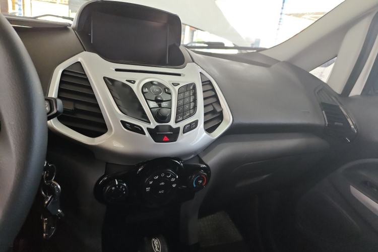 Used Ford EcoSport 2013 1.5L Automatic Fashion Model Center Console