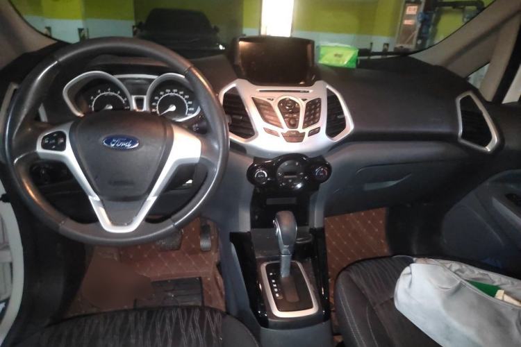Used Ford EcoSport 2013 1.5L Automatic Prestige Model Center Console
