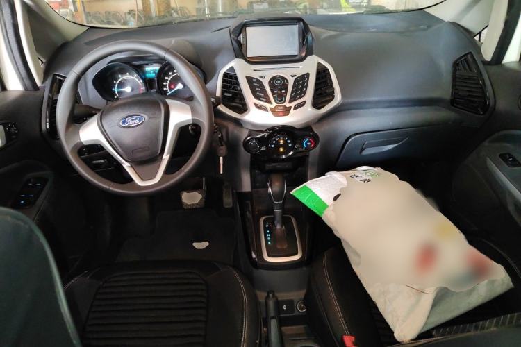Used Ford EcoSport 2013 1.5L Automatic Fashion Model Center Console