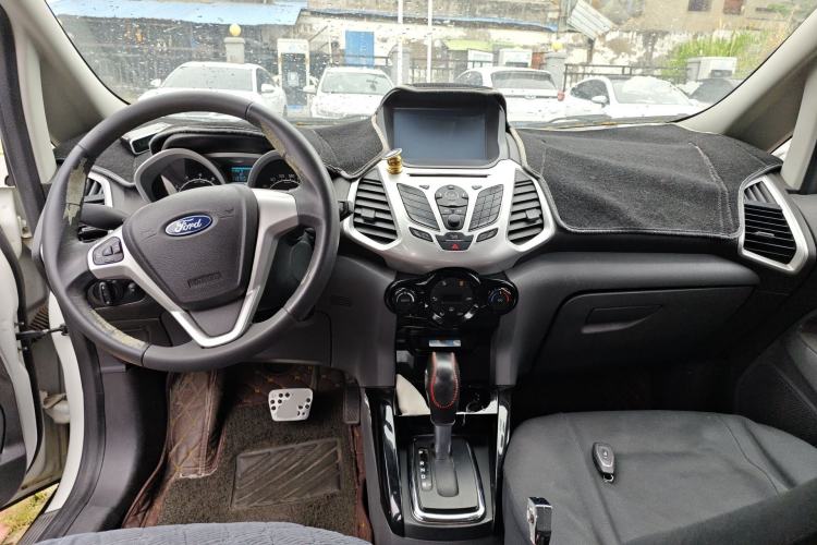 Used Ford EcoSport 2013 1.5L Automatic Fashion Model Center Console