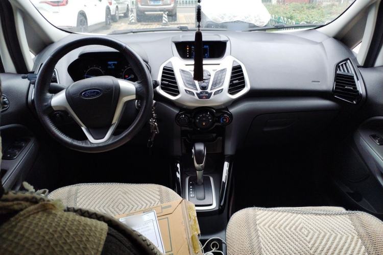 Used Ford EcoSport 2013 1.5L Automatic Fashion Model Center Console