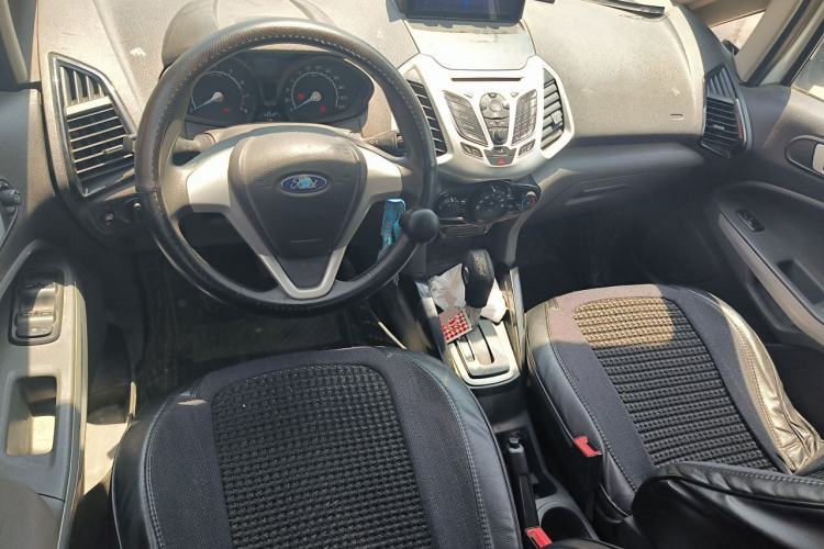 Used Ford EcoSport 2013 1.5L Automatic Fashion Model Center Console
