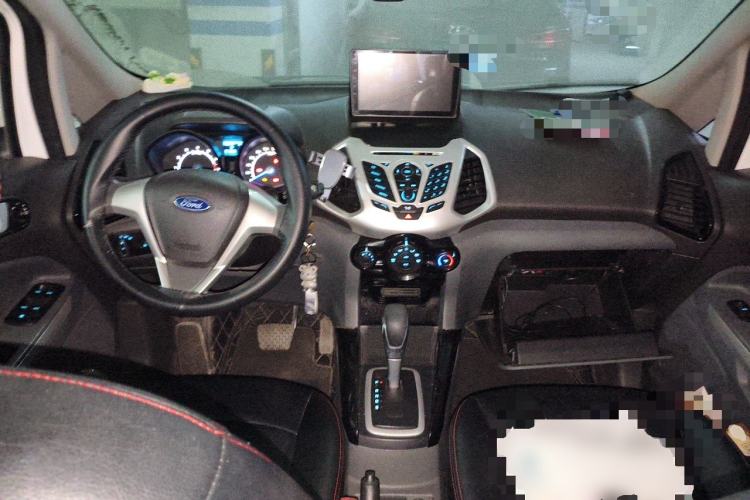 Used Ford EcoSport 2013 1.5L Automatic Fashion Model Center Console