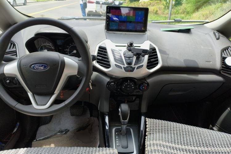 Used Ford EcoSport 2013 1.5L Automatic Fashion Model Center Console