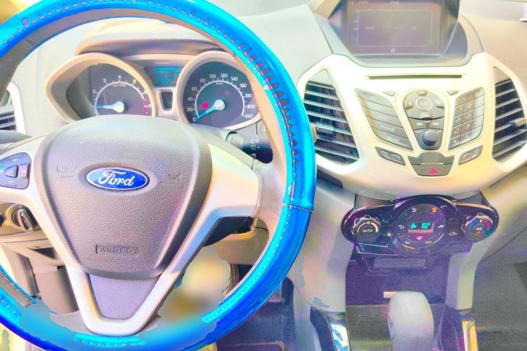 Used Ford EcoSport 2013 1.5L Automatic Prestige Model Center Console
