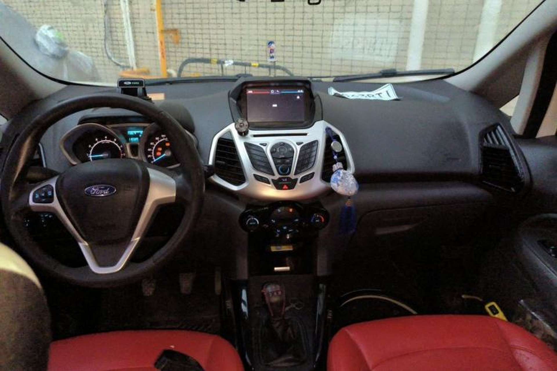 Used Ford EcoSport 2013 1.5L Manual Luxury Model Center Console