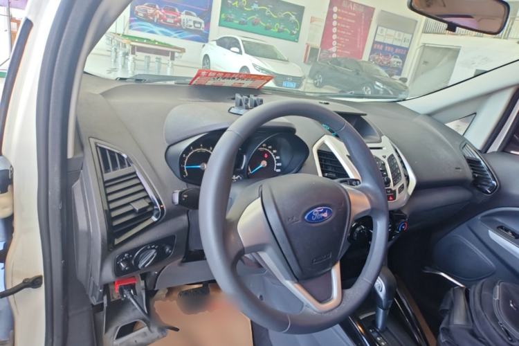 Used Ford EcoSport 2013 1.5L Automatic Fashion Model Center Console
