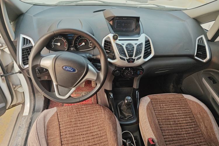 Used Ford EcoSport 2013 1.5L Manual Fashion Model Center Console