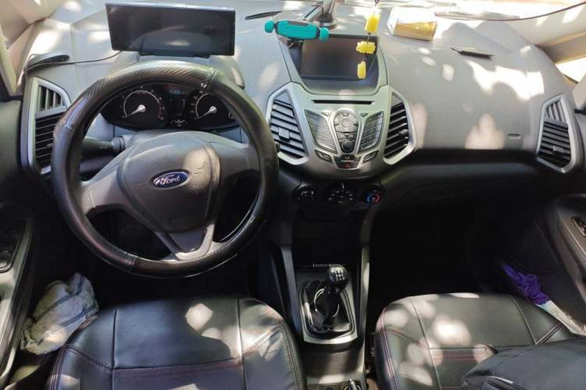 Used Ford EcoSport 2013 1.5L Manual Comfort Model Center Console