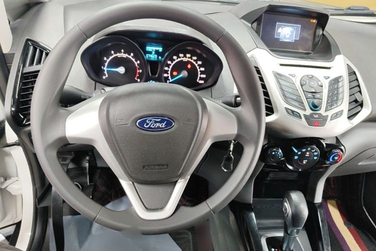 Used Ford EcoSport 2013 1.5L Automatic Fashion Model Center Console