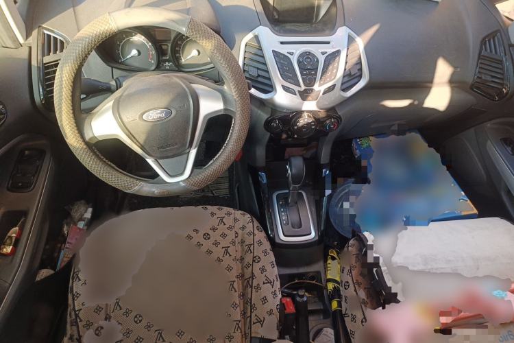 Used Ford EcoSport 2013 1.5L Automatic Fashion Model Center Console