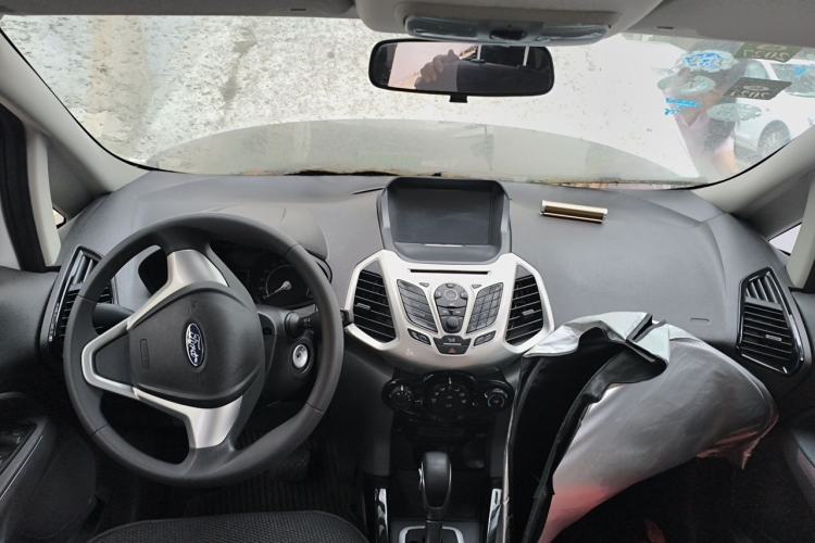 Used Ford EcoSport 2013 1.5L Automatic Fashion Model Center Console