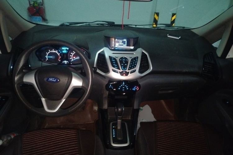 Used Ford EcoSport 2013 1.5L Automatic Fashion Model Center Console