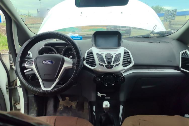 Used Ford EcoSport 2013 1.5L Manual Luxury Model Center Console