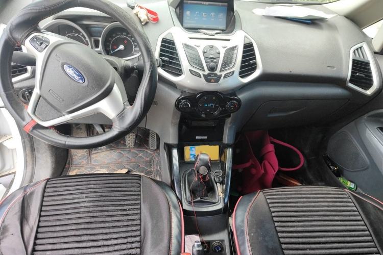 Used Ford EcoSport 2013 1.5L Manual Luxury Model Center Console