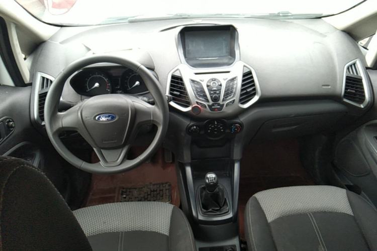 Used Ford EcoSport 2013 1.5L Manual Comfort Model Center Console