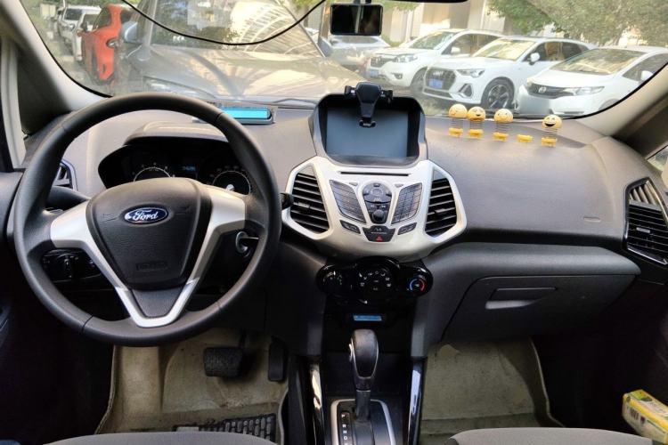 Used Ford EcoSport 2013 1.5L Automatic Fashion Model Center Console