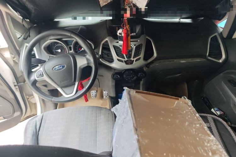 Used Ford EcoSport 2013 1.5L Manual Luxury Model Center Console