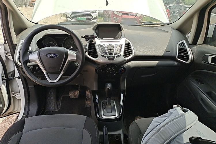 Used Ford EcoSport 2013 1.5L Automatic Fashion Model Center Console