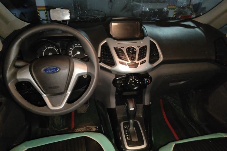 Used Ford EcoSport 2013 1.5L Automatic Fashion Model Center Console