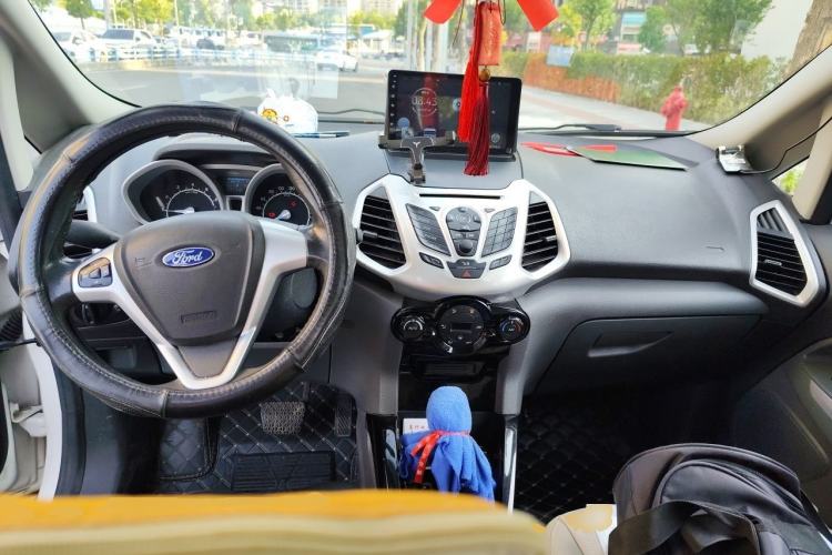 Used Ford EcoSport 2013 1.5L Automatic Prestige Model Center Console