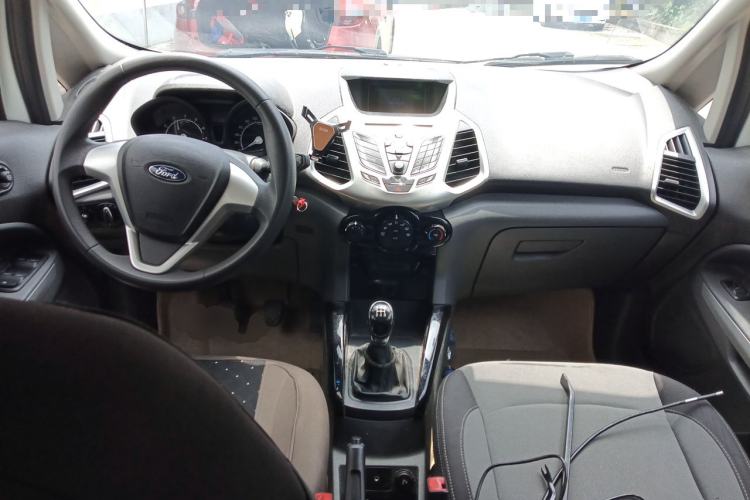 Used Ford EcoSport 2013 1.5L Manual Fashion Model Center Console