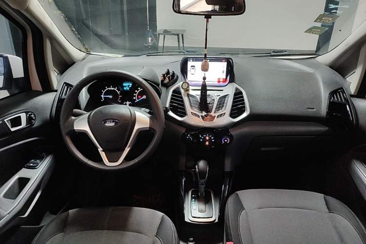 Used Ford EcoSport 2013 1.5L Automatic Fashion Model Center Console