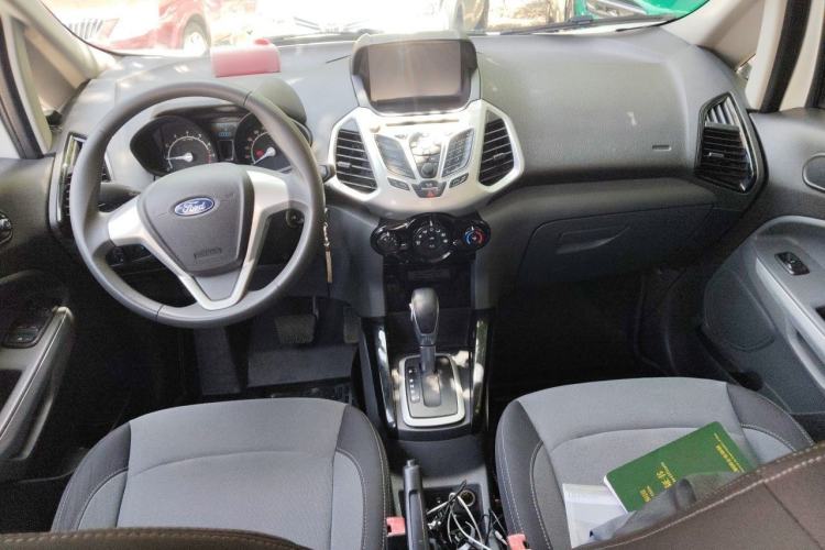 Used Ford EcoSport 2013 1.5L Automatic Fashion Model Center Console
