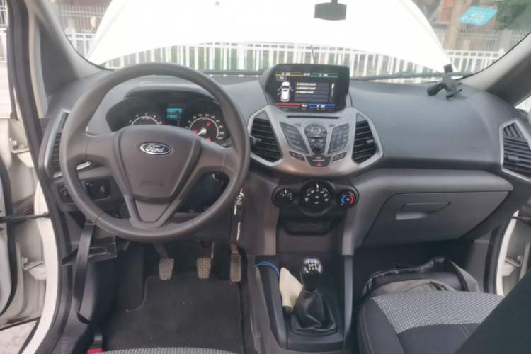 Used Ford EcoSport 2013 1.5L Manual Comfort Model Center Console