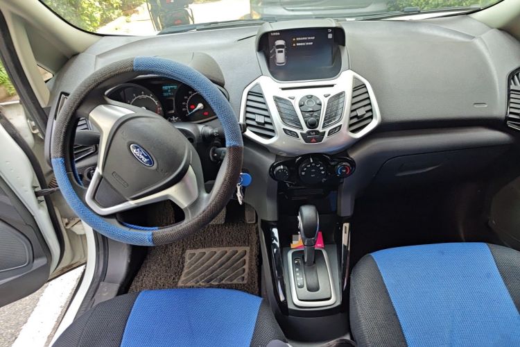 Used Ford EcoSport 2013 1.5L Automatic Fashion Model Center Console